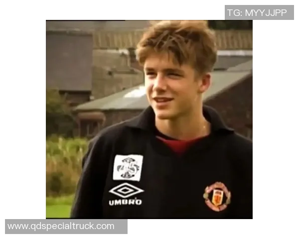 不系鞋带的足球球星展现个性与自信的独特魅力