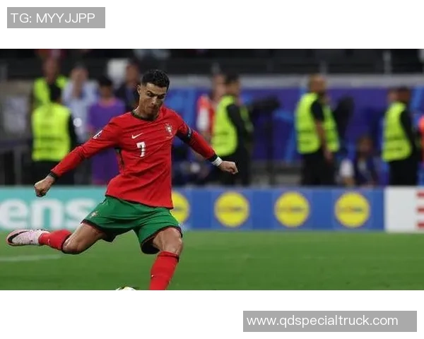 明星花式模仿足球巨星动作引爆全场欢乐氛围 明星花式模仿足球巨星动作引爆全场欢乐氛围